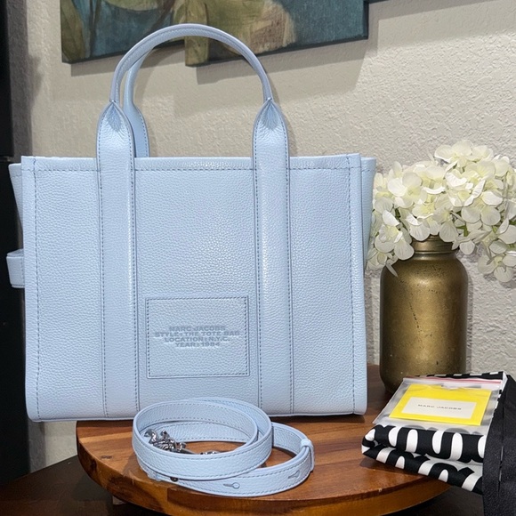 Marc Jacobs The Leather Medium Tote bag In Light Blue NWOT - Picture 5 of 16